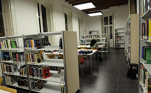 Imagen de archivo de una biblioteca del archipélago canario. 