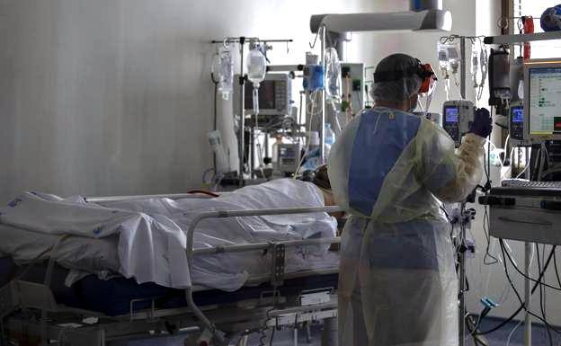 Imagen de archivo de un hospital en el área de covid. 