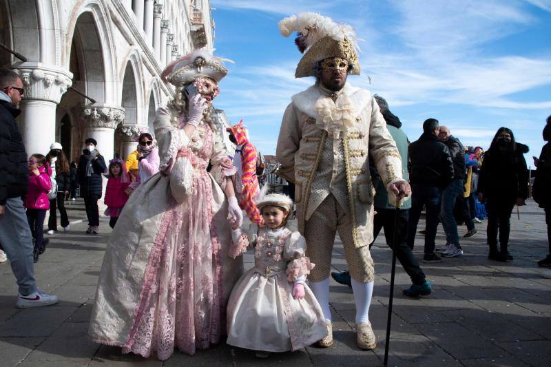 Fotos: Venecia presume de carnaval en pandemia