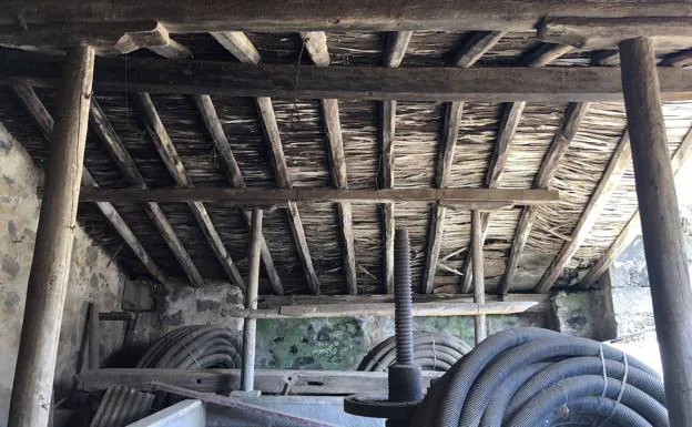 Vista parcial del lagar comunal del Caserío de Bandama, oculto en una edificiación. 