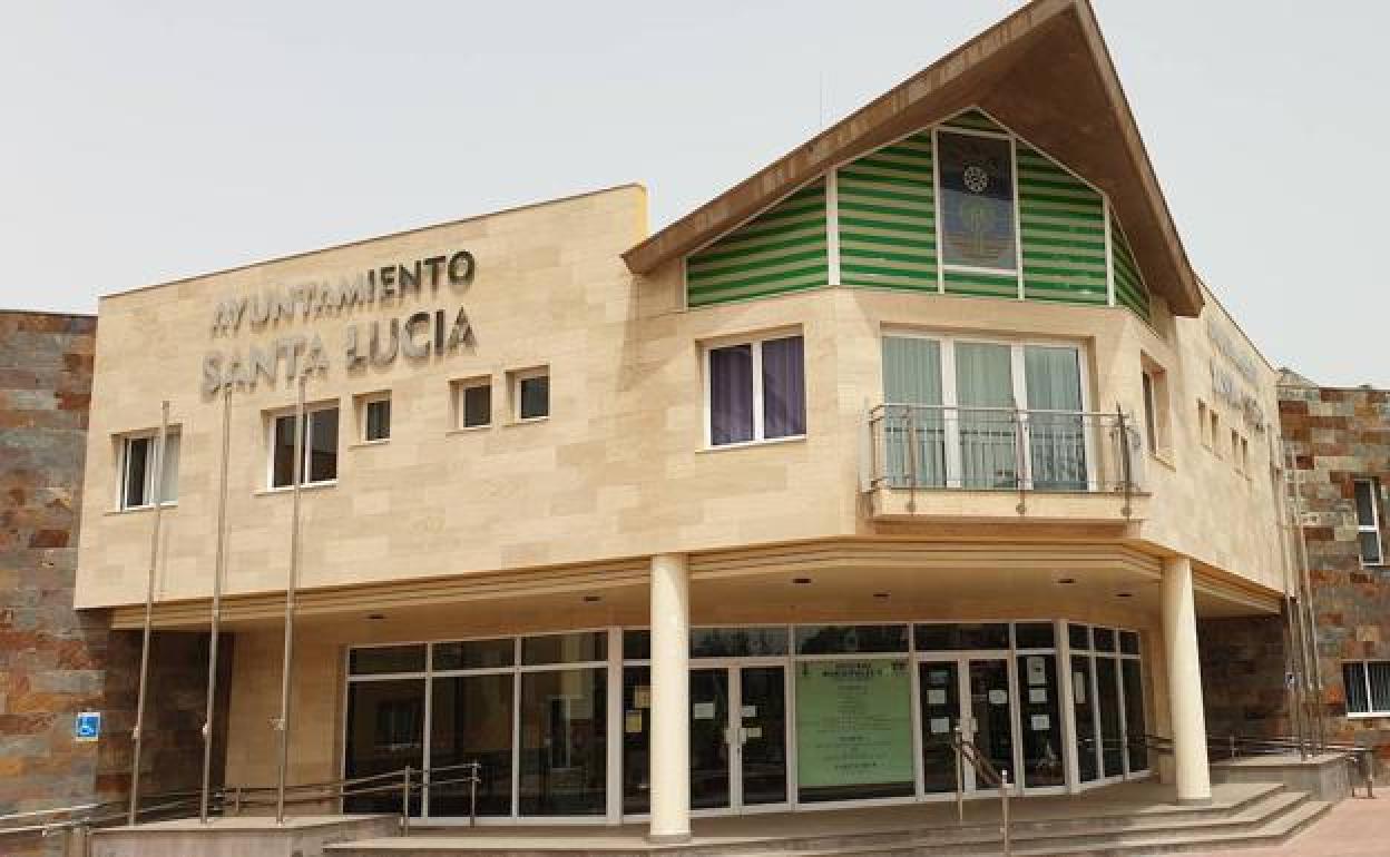 Fachada de las Oficinas Municipales de Santa Lucía de Tirajana en Vecindario. 