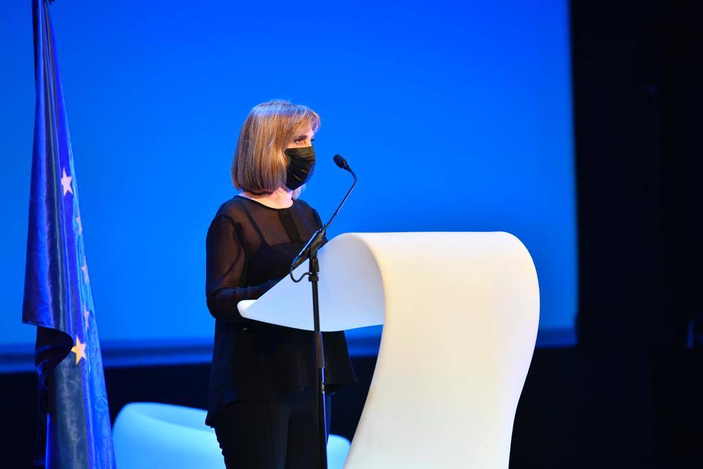 Fotos: Acto institucional de homenaje a Dolores Campos-Herrero en el Teatro Guiniguada de Las Palmas de Gran Canaria