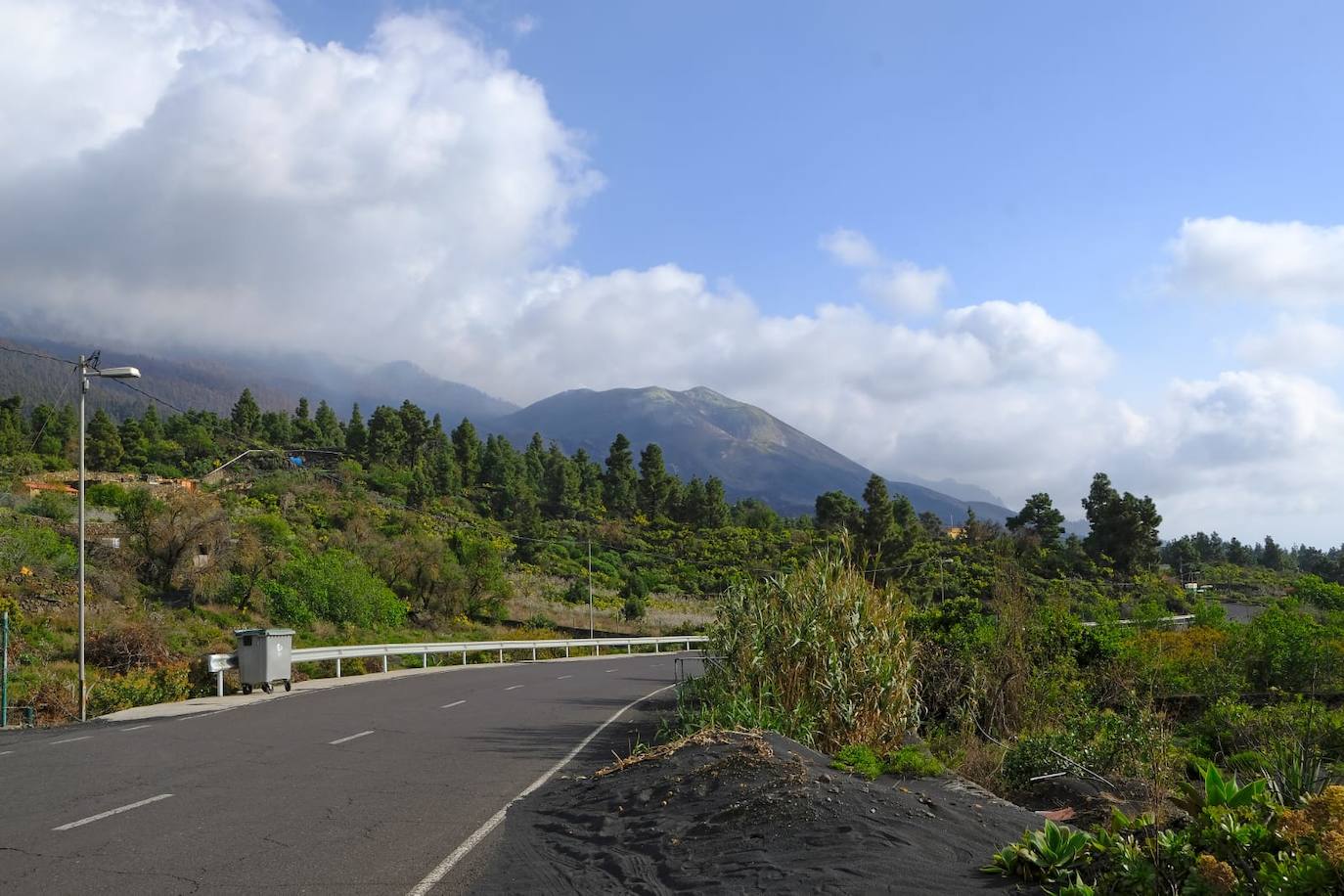 Fotos: Vista del volcán desde una zona de coladas