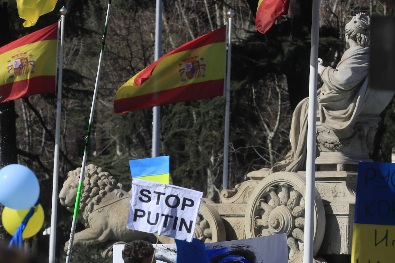 Imagen secundaria 2 - Ucranianos piden medicamentos y comida para afrontar los próximos días