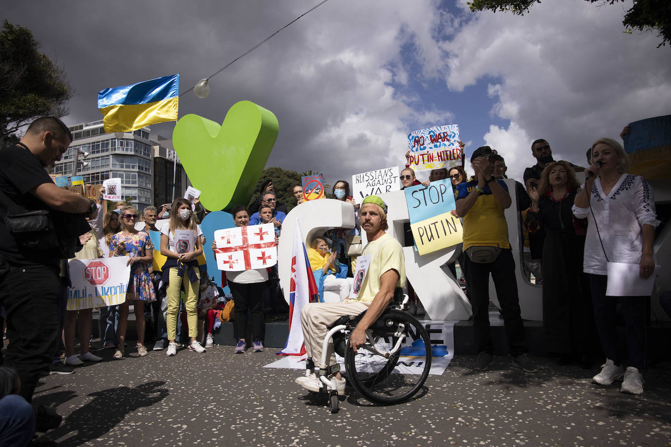 Imagen de la concentración en Santa Cruz de Tenerife contra la guerra. 