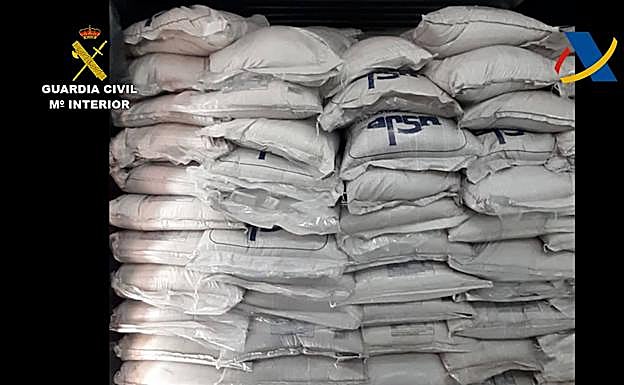 Imagen principal - Intervienen 100 kilos de cocaína en un barco en Las Palmas