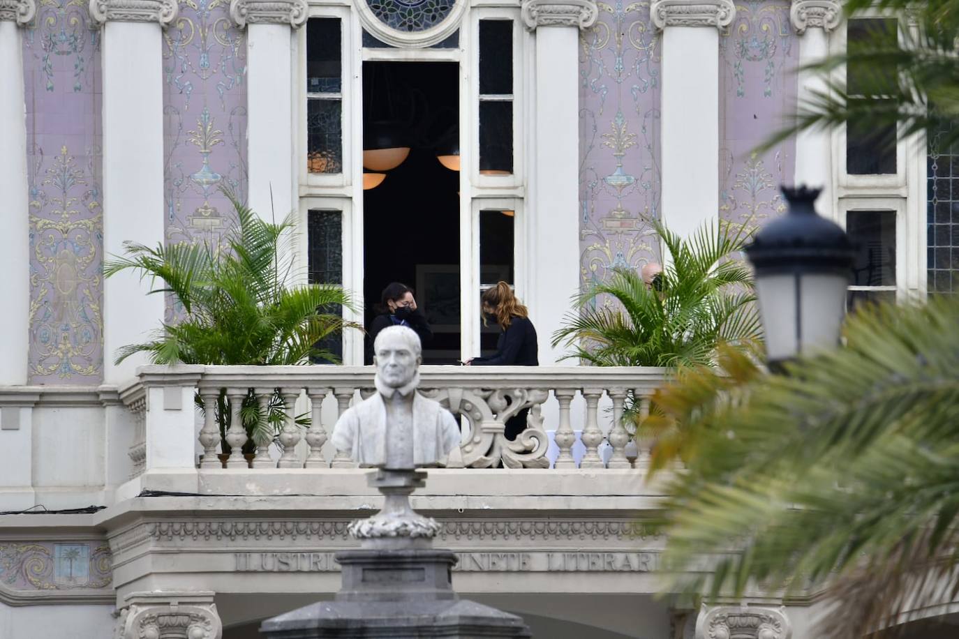 Fotos: JLo, en el Gabinete Literario