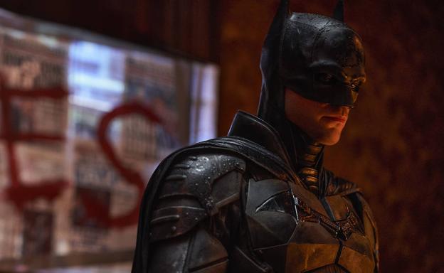 Pattinson, enfundado en el traje de Batman.