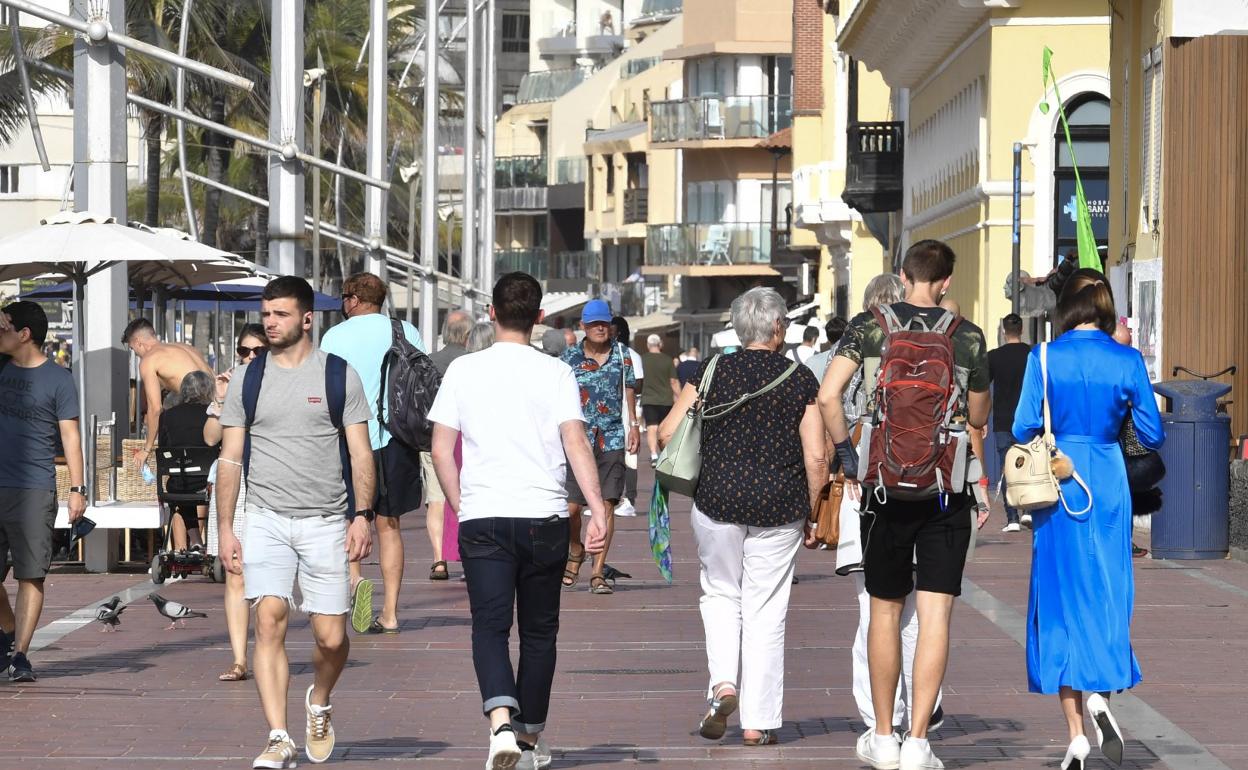 Aspecto que presentaba el transitado paseo de Las Canteras a principios del pasado mes de febrero. 