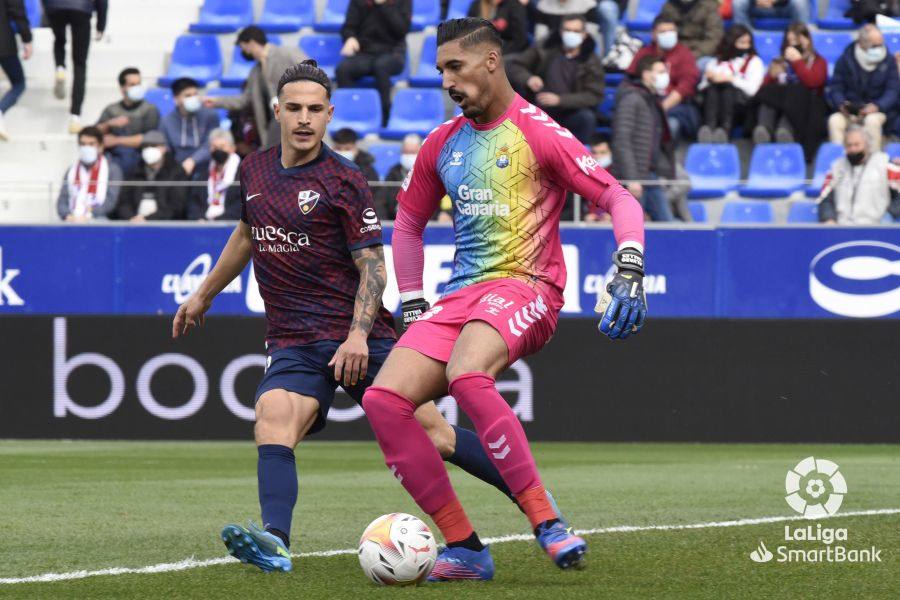Imagen secundaria 2 - La UD merece más pero se queda sin premio en Huesca (0-0)