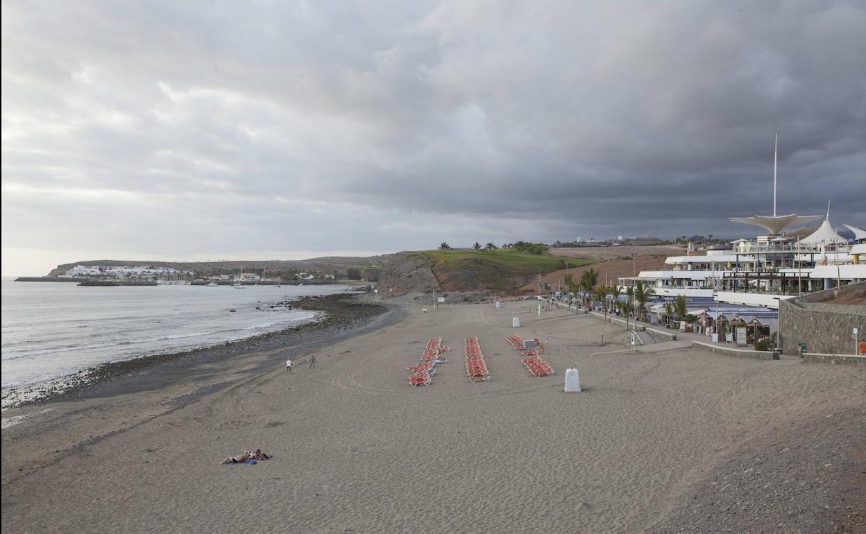 Los hechos tuvieron lugar en la calle Mar Blanco, junto a la zona comercial de Meloneras. 