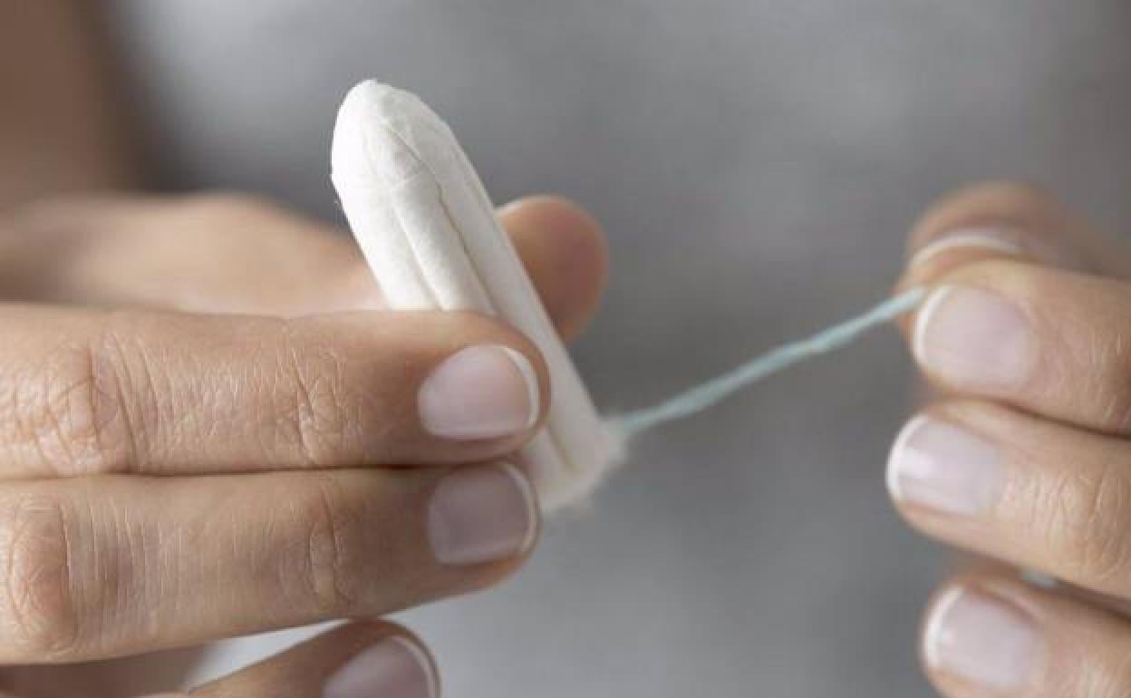 Se hace viral tras contar lo que pasó tras comprar unos tampones en un supermercado