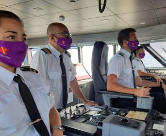 Imagen secundaria 1 - Fred. Olsen Express se suma la Día Internacional de la Mujer con la acción #RumboIgualdad