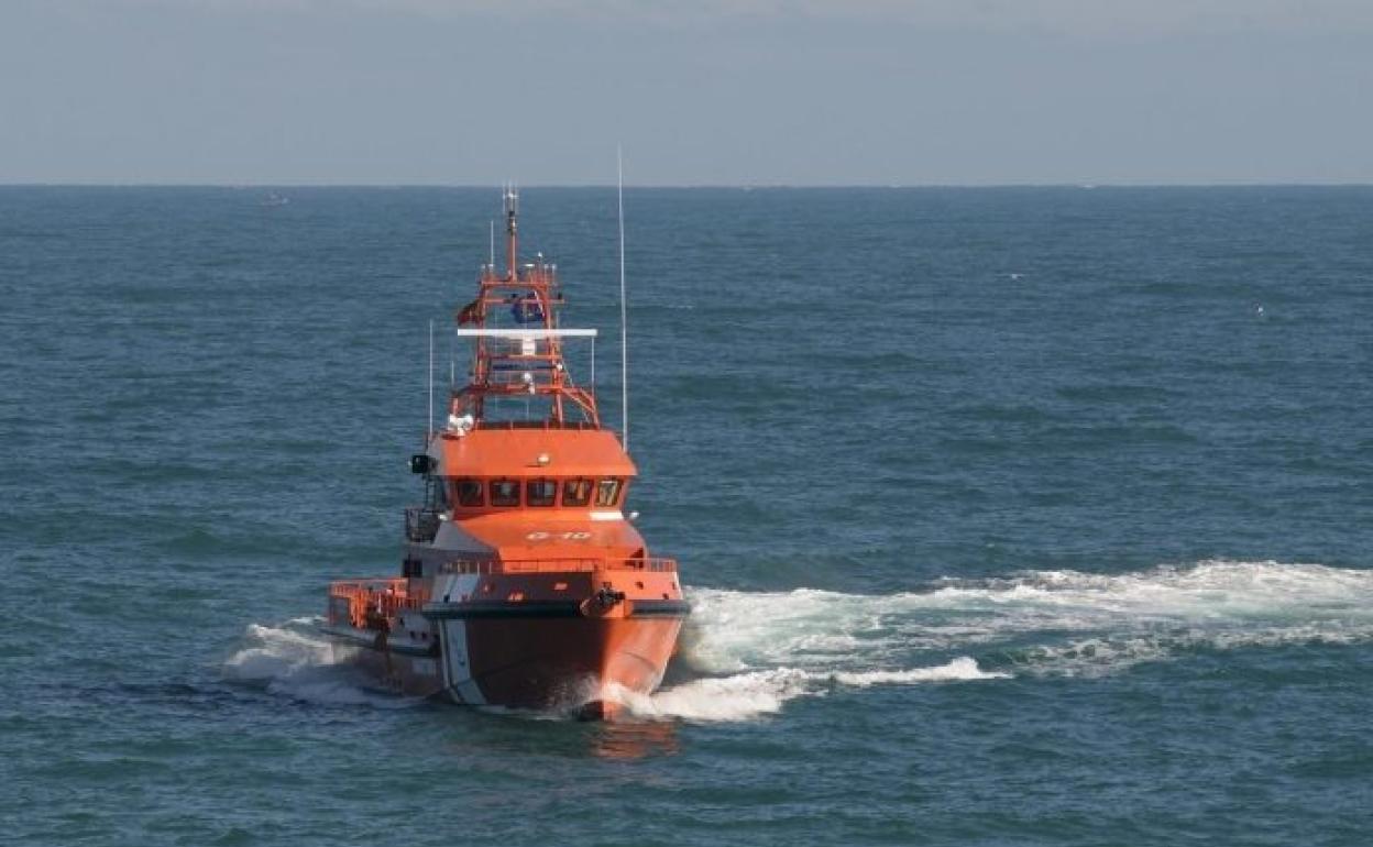 Rescatan a 56 inmigrantes en aguas cercanas a Fuerteventura