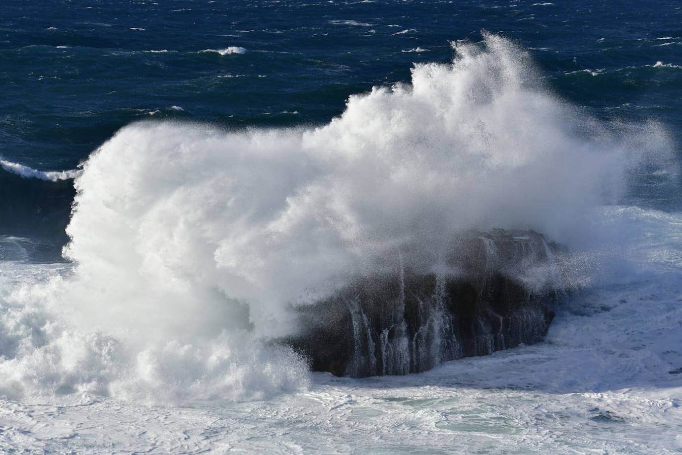 Fotos: Fuerte oleaje en Canarias por la borrasca Celia