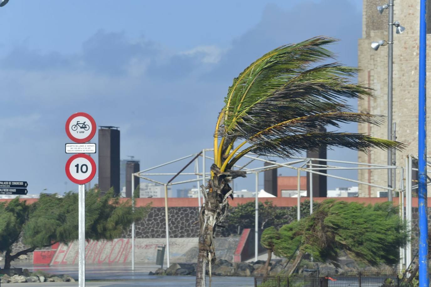 Fotos: Fuerte oleaje en Canarias por la borrasca Celia