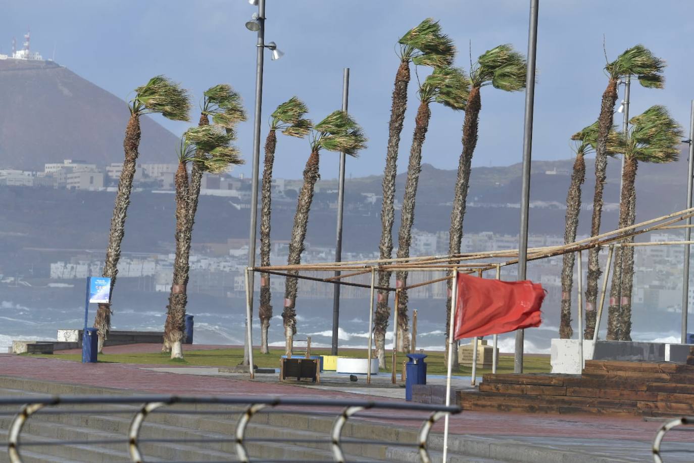 Fotos: Fuerte oleaje en Canarias por la borrasca Celia