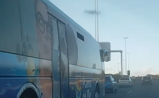 Denuncian a un conductor de guagua por conducción temeraria en la GC-1