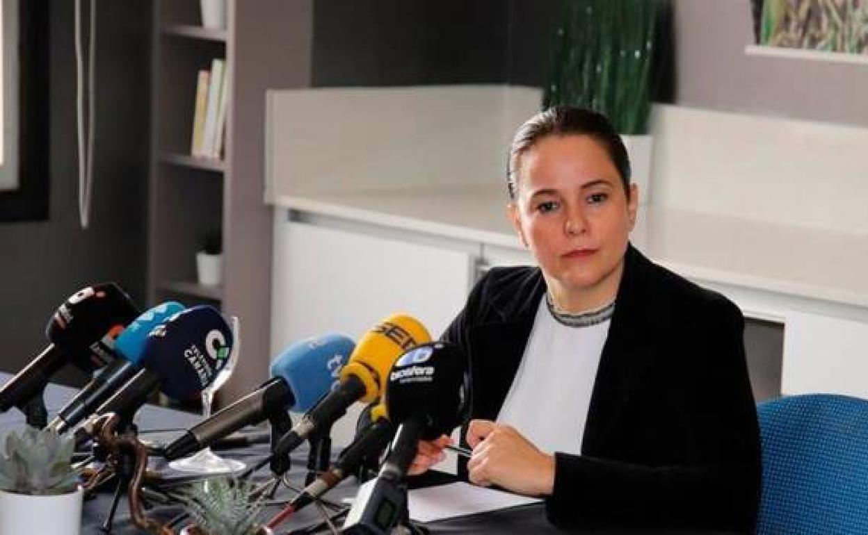 Sargento Gloria Moreno. 