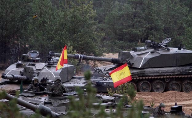 Blindados españoles desplegados con la OTAN en Letonia.