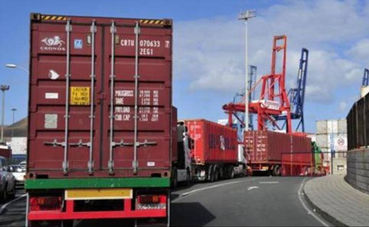 Encuesta: ¿Le preocupa el desabastecimiento de productos en Canarias por la huelga de transporte?