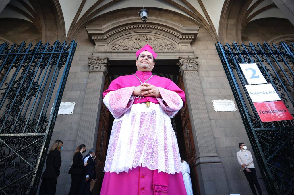Fotos: Así fue la ordenación episcopal del nuevo obispo auxiliar de Canarias