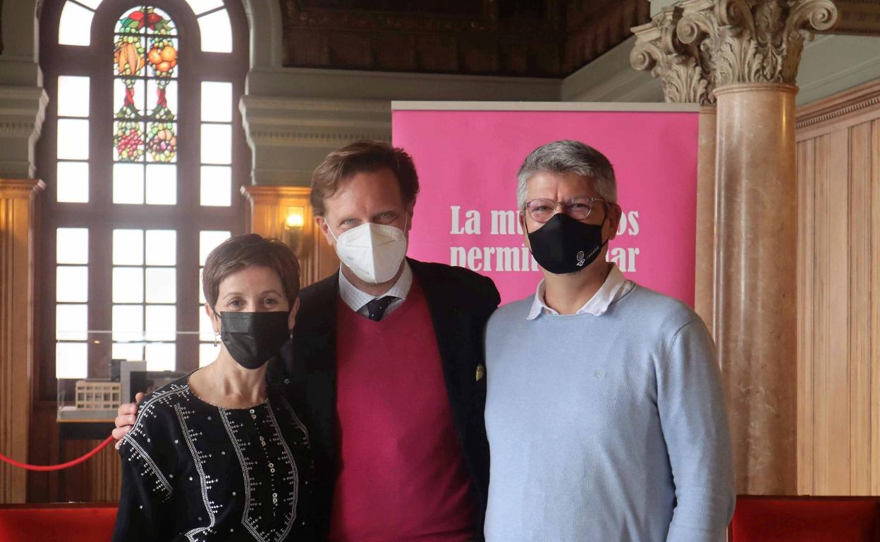 Natalia Medina, Tilman Kuttenkeuler y José Brito, ayer. 