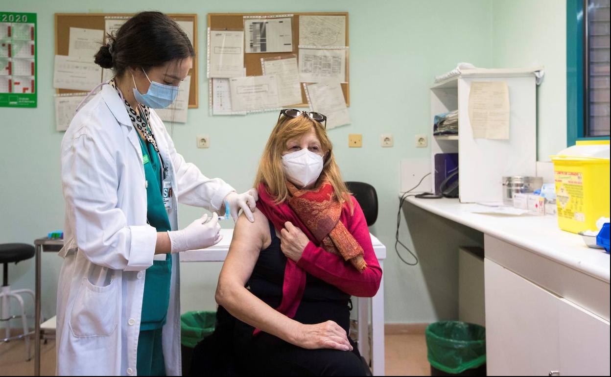 La Consejería de Sanidad reorganiza los puntos de vacunación de Gáldar y Santa Lucía de Tirajana