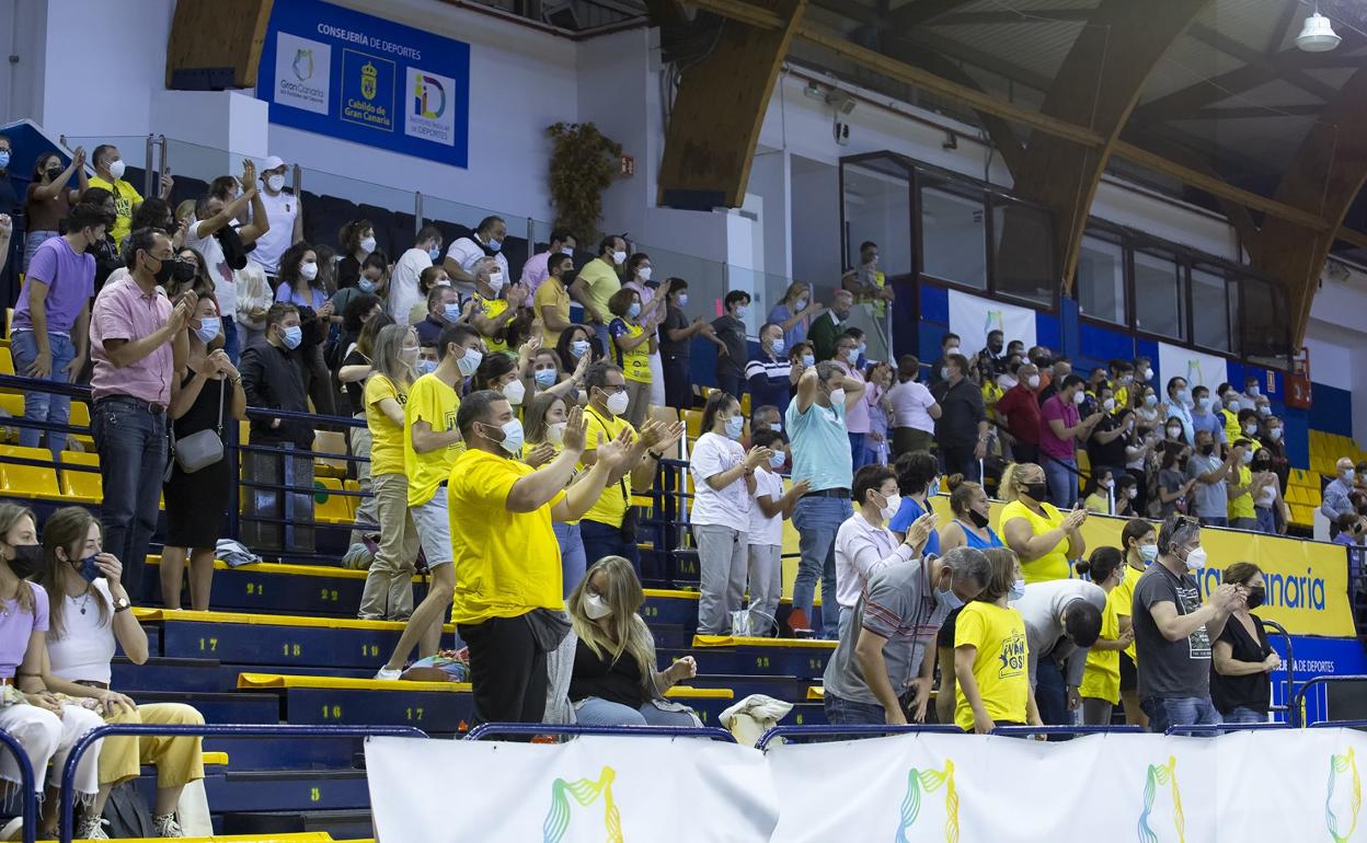 La afición llevó en volandas al Guaguas contra el Teruel en el CID. 