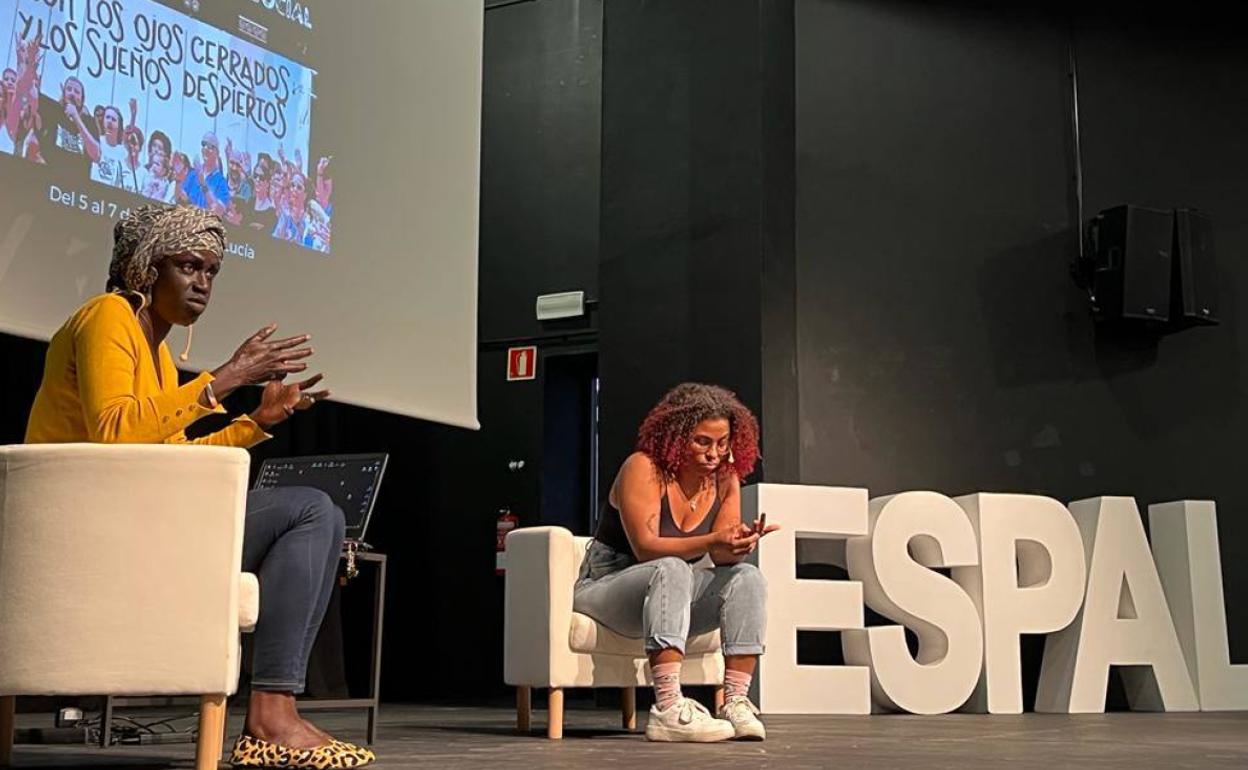 Dos de las intervinientes en la primera jornada del Foro del Espal. 