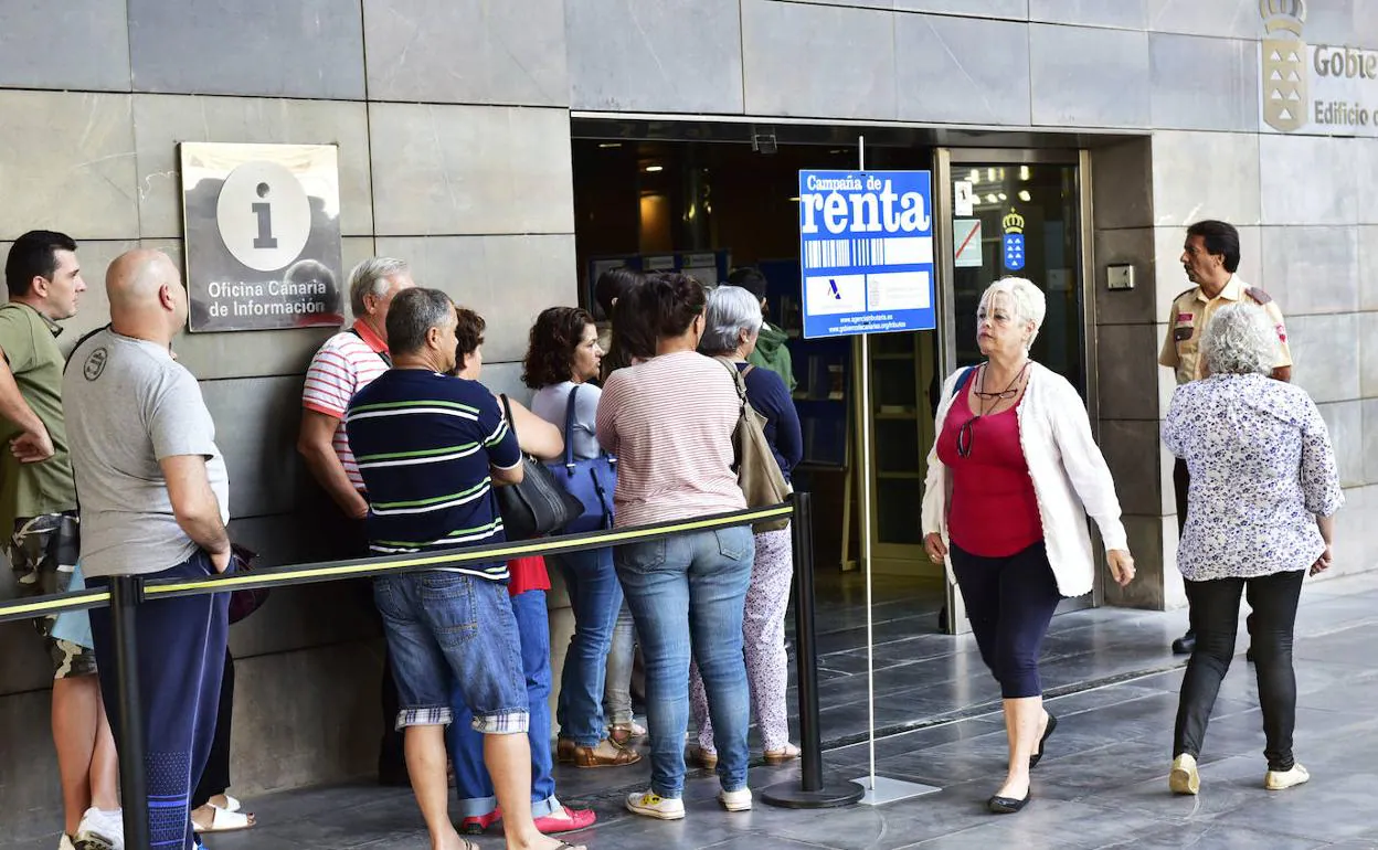 La atención presencial empezará el 1 de junio y la telefónica el 3 de mayo. Hay que pedir cita días antes. 