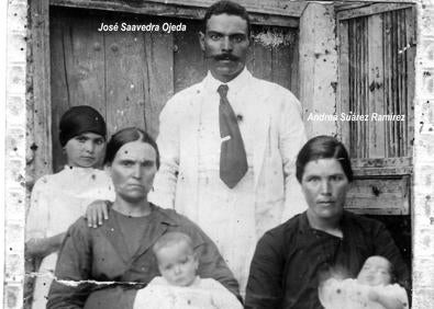 Imagen secundaria 1 - En la imagen superior, escuela de Tauro en 1940 (foto de la familia Sabina Jorge). Debajo, familia Suárez Ramírez, de Veneguera, y Dolores Suárez Ramírez, de esa misma familia. 