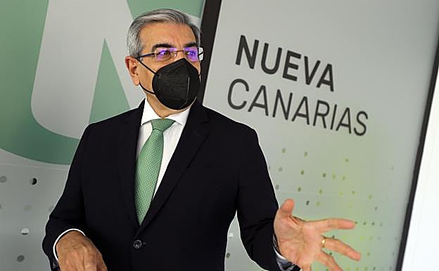 Imagen del líder de NC, Román Rodríguez, este jueves en rueda de prensa. 
