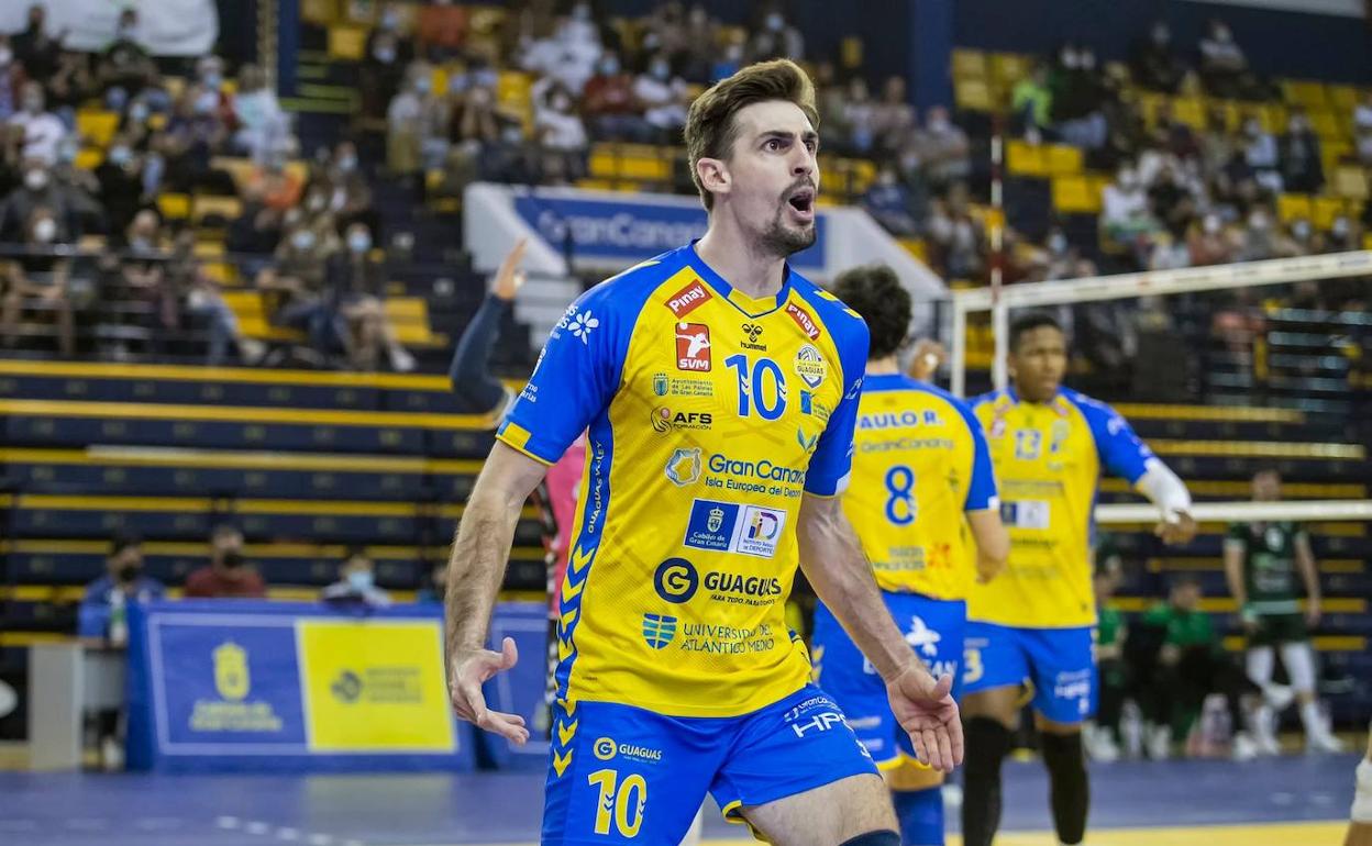 Almansa festeja un punto en un partido reciente. 