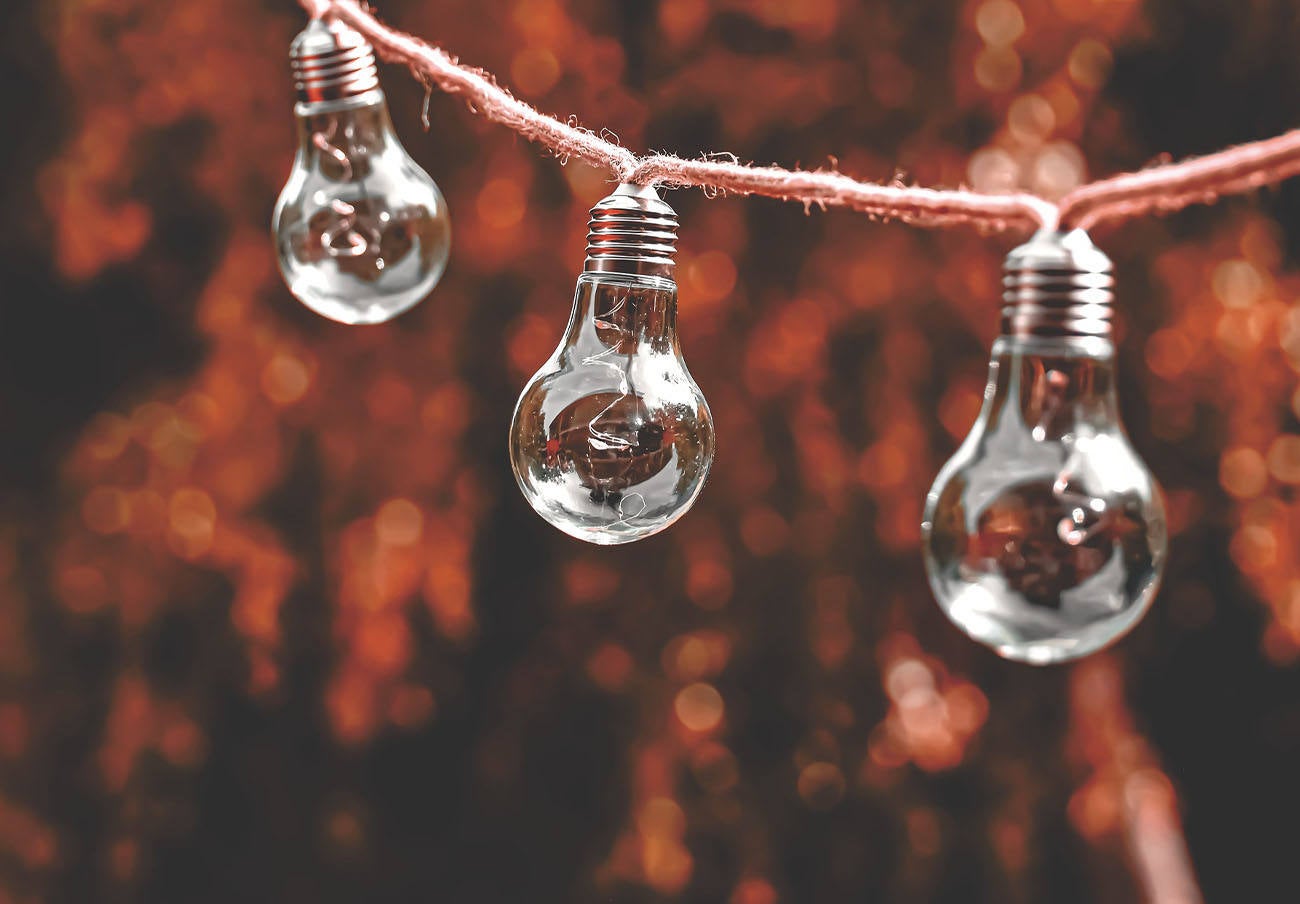 La luz se desploma este jueves un 16 % hasta 214,79 euros/MWh