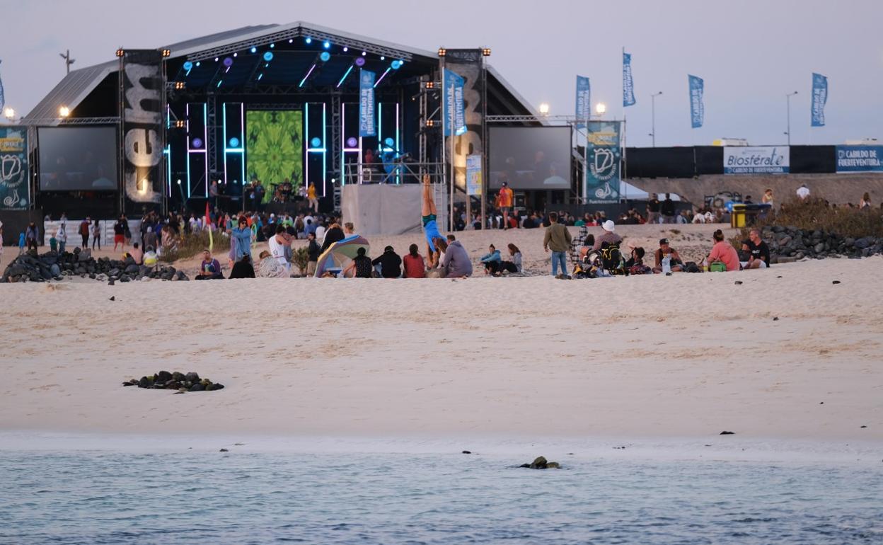 El escenario de la playa de la Concha, antes de la pandemia. 