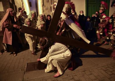 Imagen secundaria 1 - Distintos momentos de la representación, 