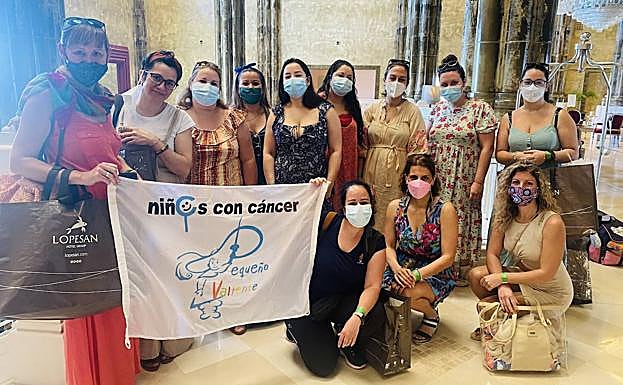Once madres de la Fundación Pequeño Valiente se toman «Un día de respiro» en el hotel Lopesan Villa del Conde