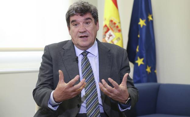 El ministro de Inclusión, Seguridad Social y Migraciones, José Luis Escrivá, durante laentrevista. 