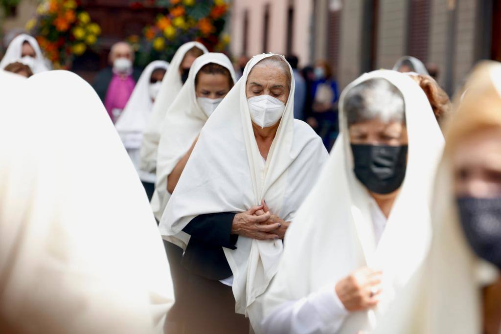 Fotos: La procesión de Las Mantillas vuelve a Vegueta