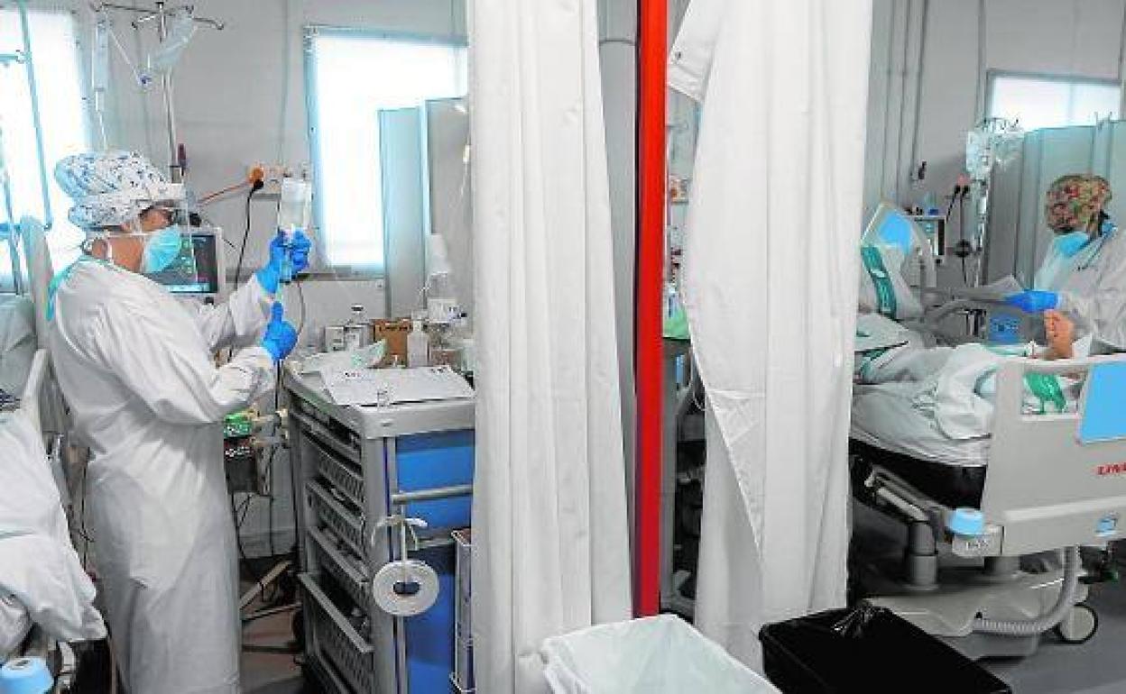 Los médicos especialistas temporales de Canarias inician la huelga indefinida