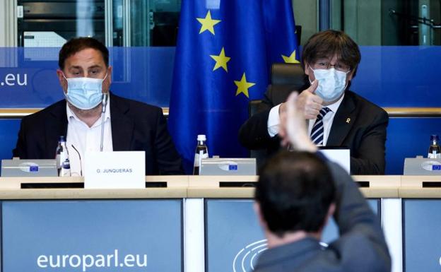 Junqueras y Puigdemont, en Bruselas. 