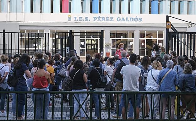 Educación amplía a 990 las plazas en las oposiciones de maestros de este año