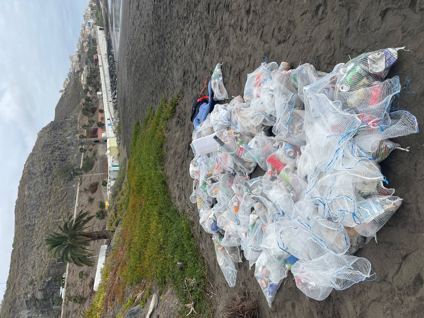 Fotos: Lidl y Bandera Azul conciencian a los escolares canarios sobre el problema de los microplásticos