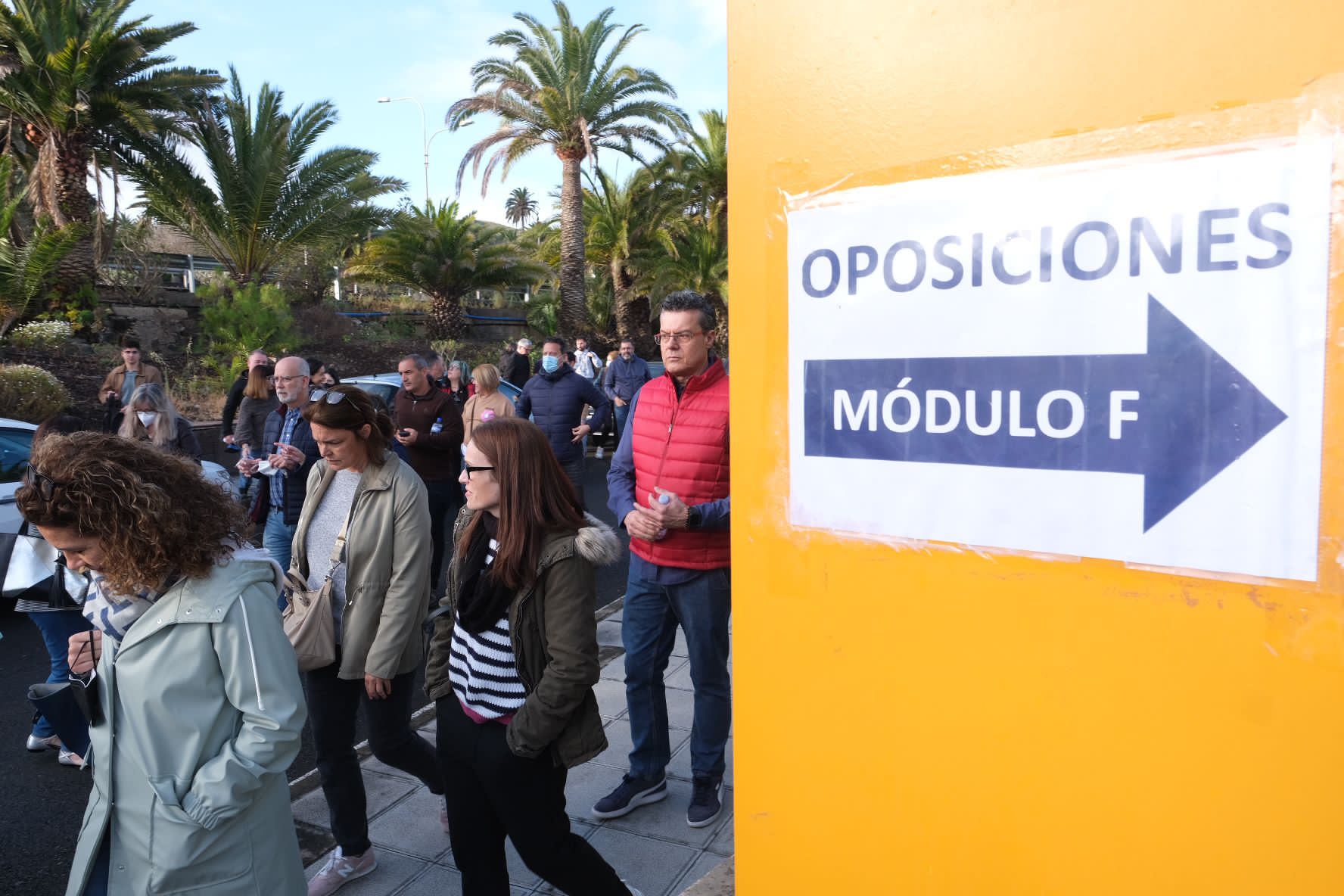 Los opositores acudieron ayer al campus de Tafira de la ULPGC para desempeñar sus exámenes.
