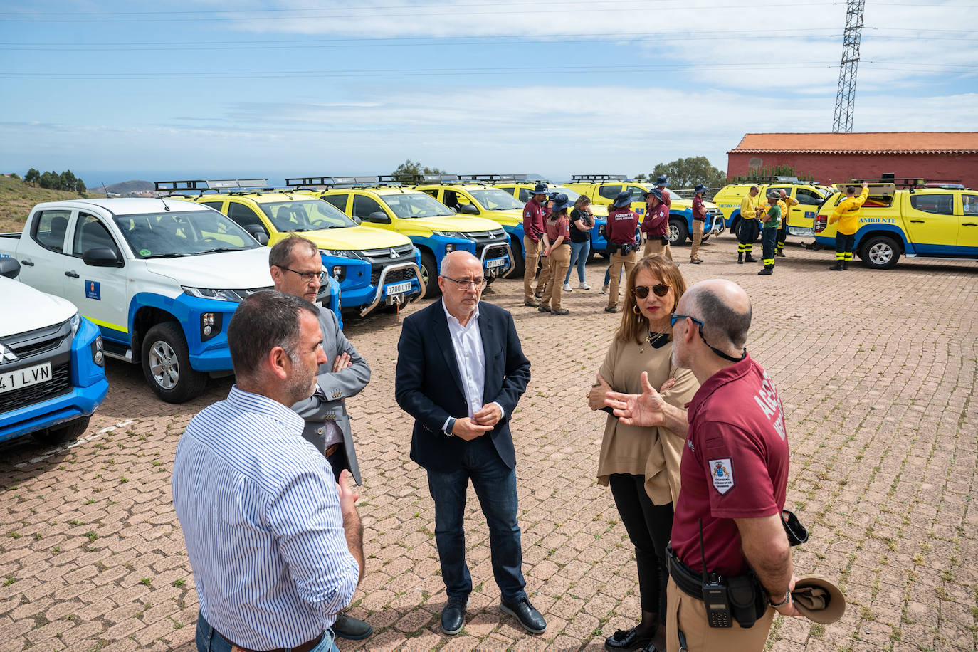 Fotos: Presentación de los nuevos vehículos y personal de Medio Ambiente del Cabildo