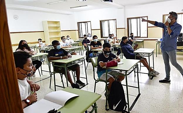 Foto de archivo de una clase de un instituto grancanario.
