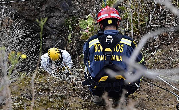 Bomberos del Consorcio Insular de Emergencias en un ejercicio de rescate. 