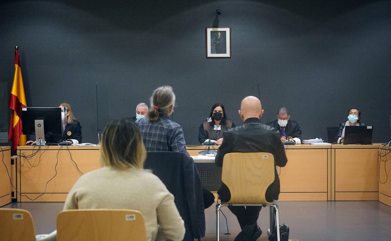 El acusado comparece en el juzgado