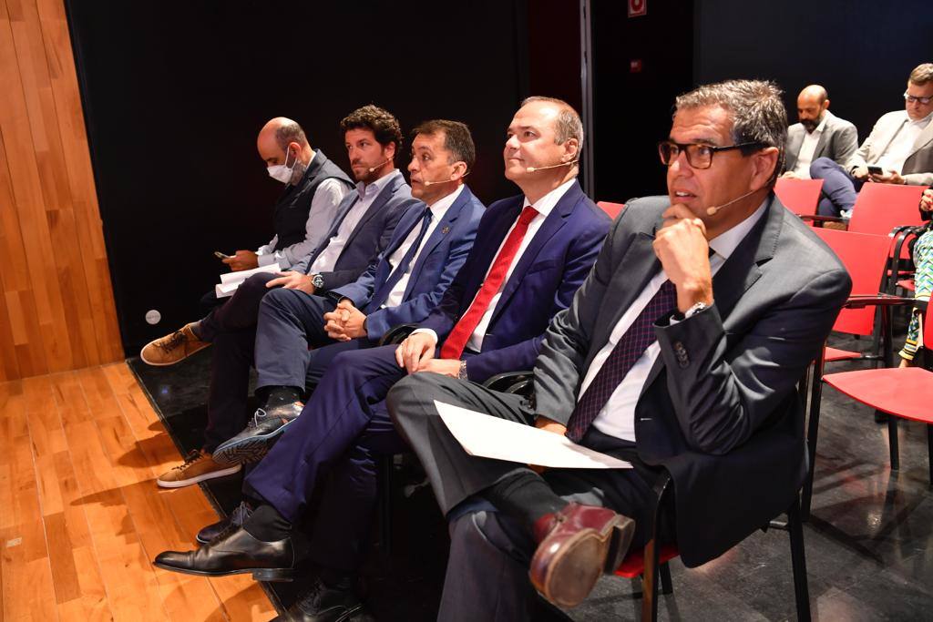 Fotos: Las imágenes del encuentro de Hidalgo, Bermúdez y el IE Business, en CANARIAS7